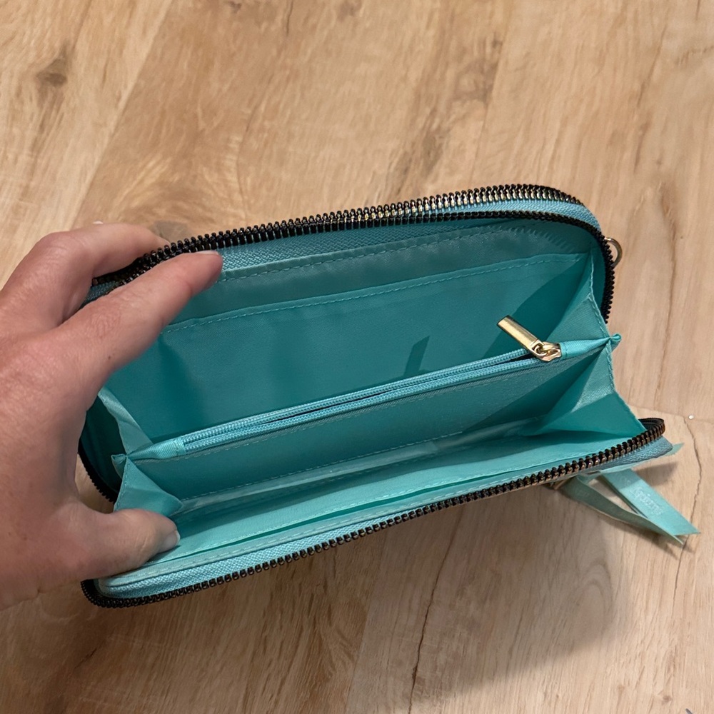 Simply Southern Quilted Turtle Print Wallet - Mint - Picture 3 of 6